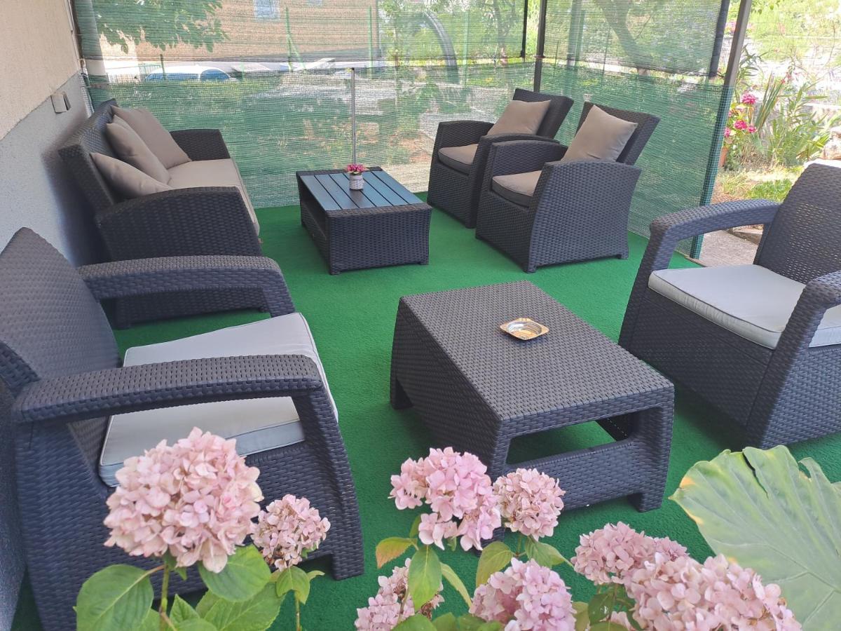 Studio Apartments Maslinik Крк Экстерьер фото