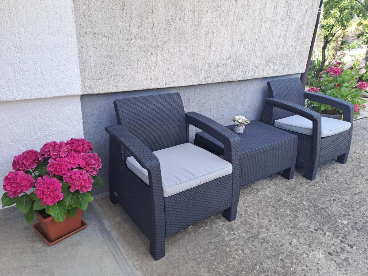 Studio Apartments Maslinik Крк Экстерьер фото