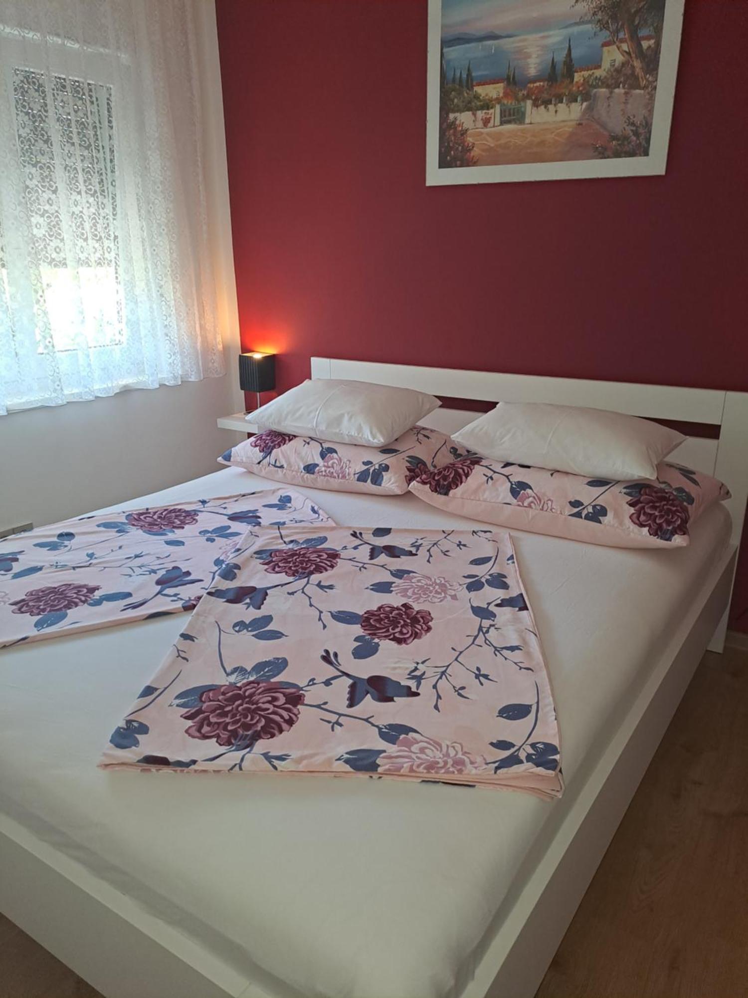 Studio Apartments Maslinik Крк Экстерьер фото