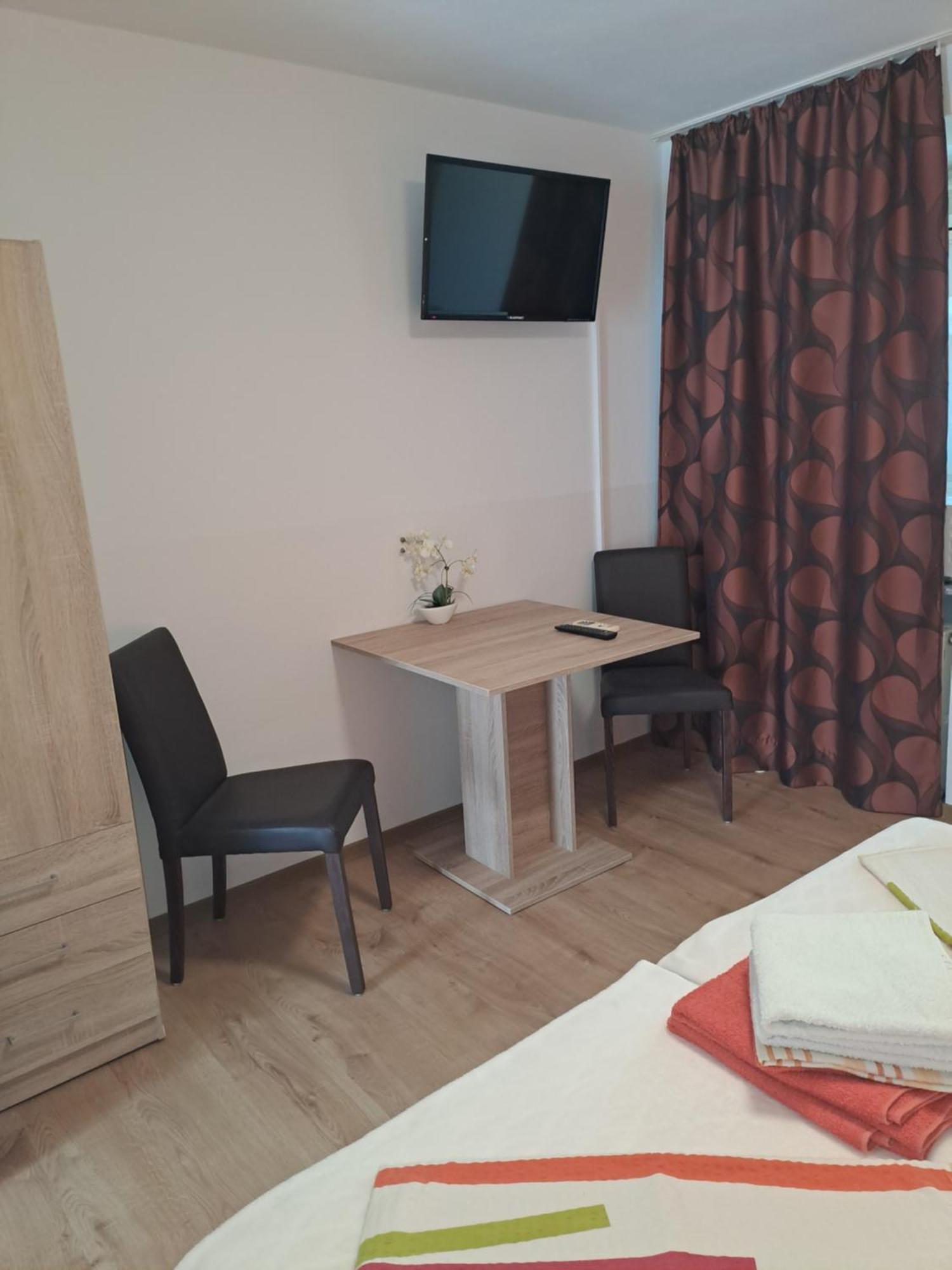 Studio Apartments Maslinik Крк Экстерьер фото