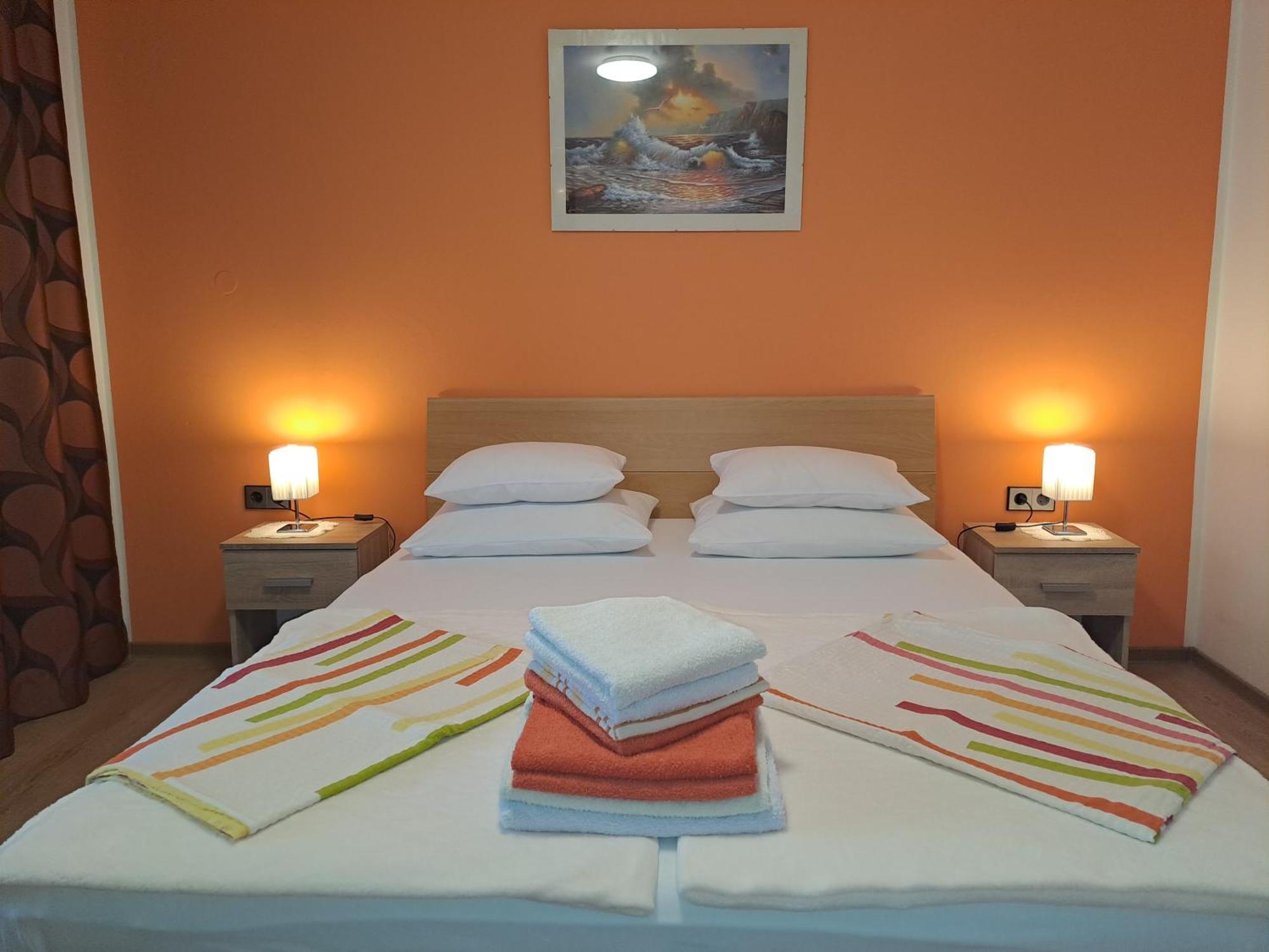 Studio Apartments Maslinik Крк Номер фото