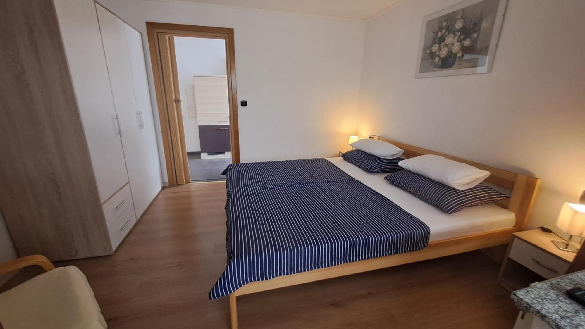 Studio Apartments Maslinik Крк Экстерьер фото