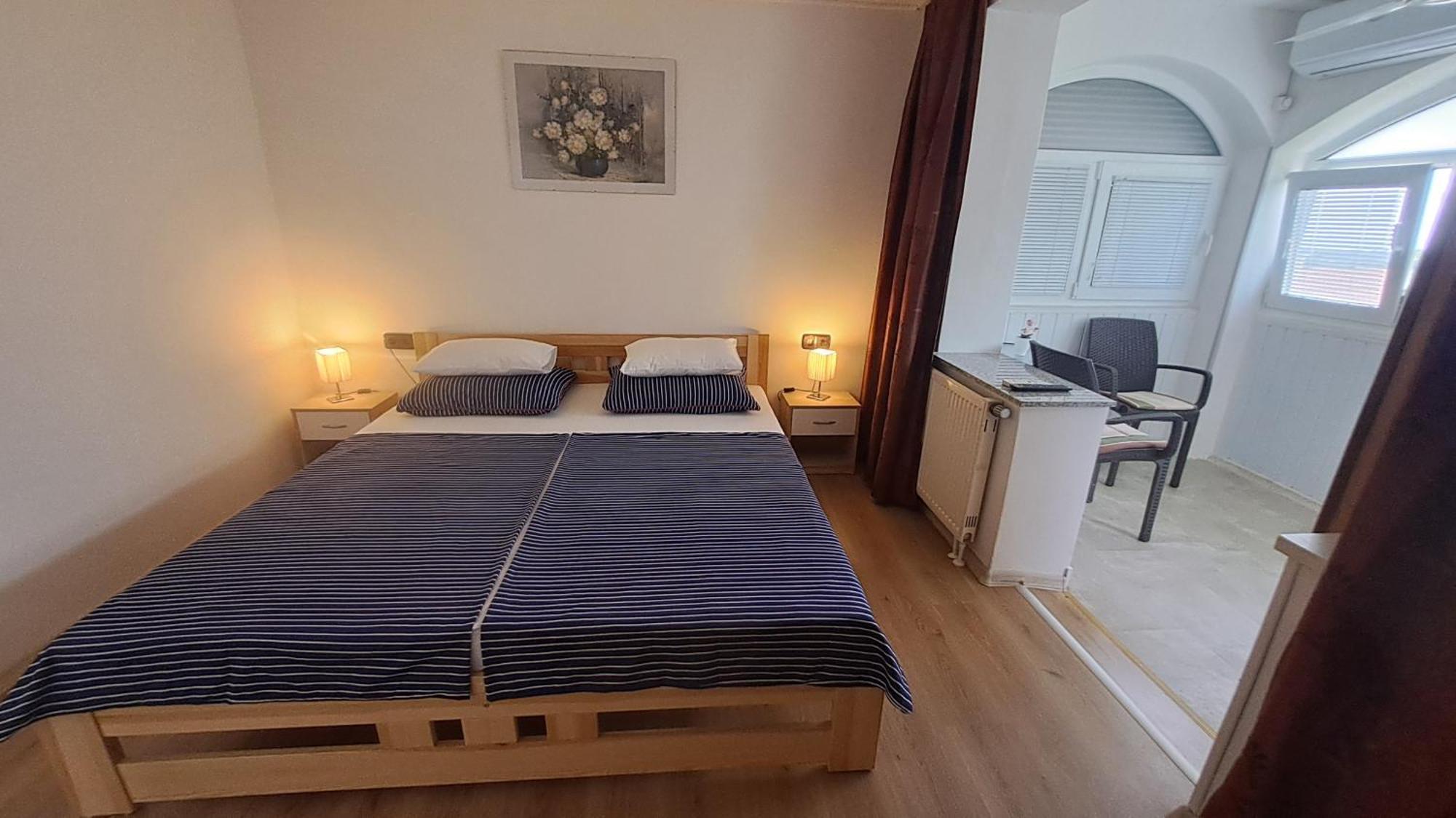 Studio Apartments Maslinik Крк Экстерьер фото